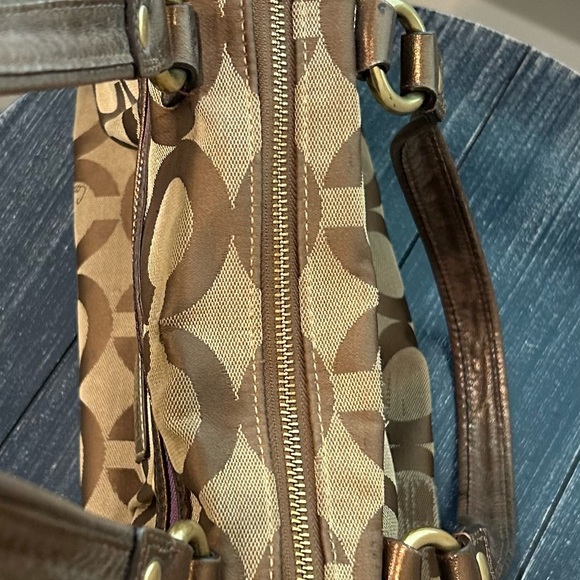 Coach Poppy Op Art Handbag - Picture 8 of 13